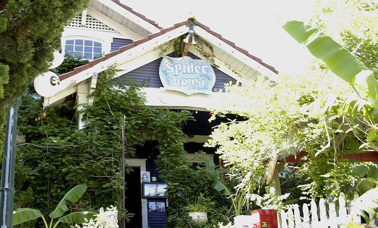 1024px-spider-house